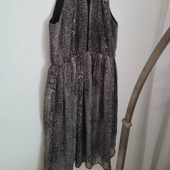 Dress - Picture 6 of 12